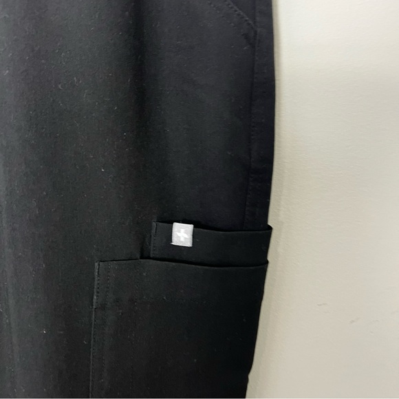 Figs Scrubs Scrub Pants Technical Collection Black Elastic Waist Size Medium P - Picture 3 of 8